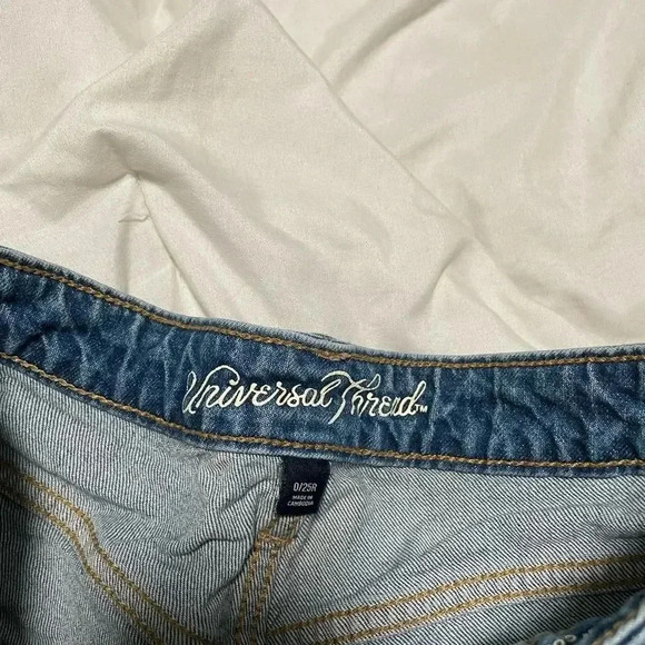 Universal thread denim shorts raw edge hem shorts - Picture 3 of 4